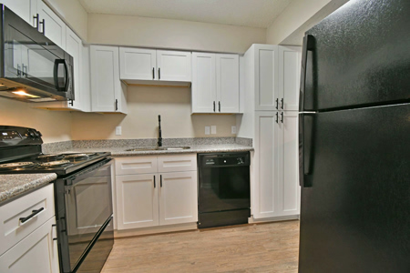 Ingleside-Interior-Kitchen-0425-1200w