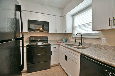 Ingleside-Interior-Kitchen-0484-1200w